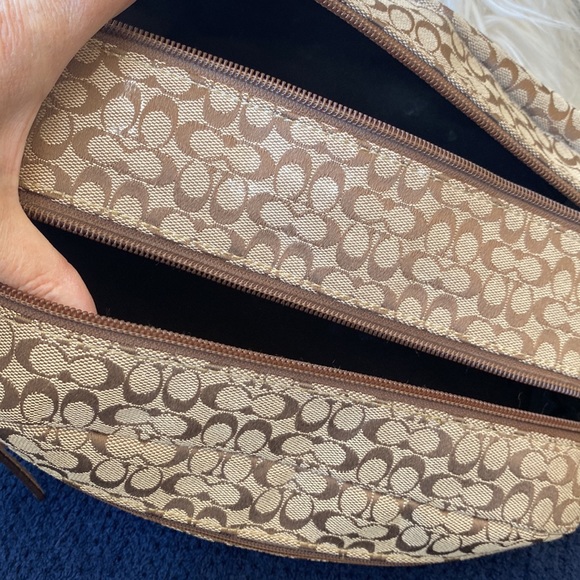 Coach gently used large toiletries travel bag - Picture 3 of 4